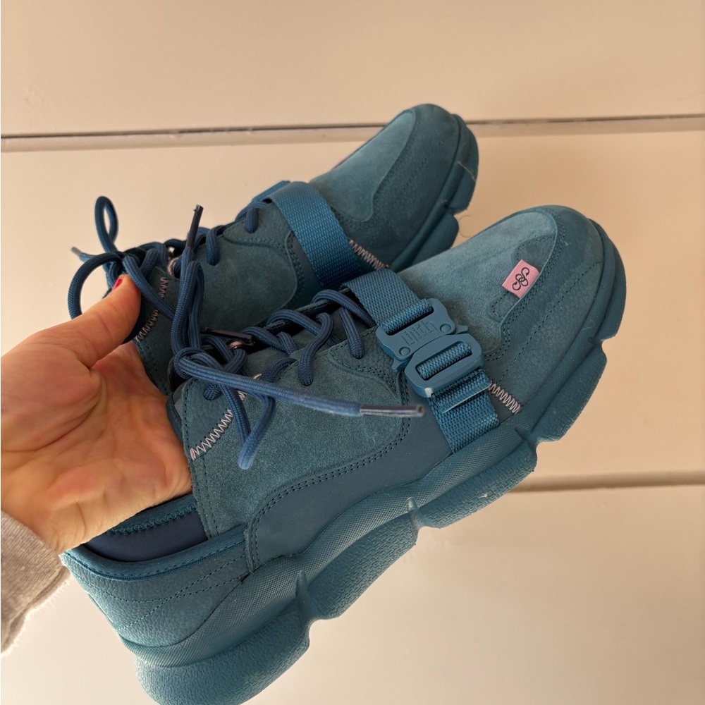 Lilith Sneakers - size 9, blueberry & lilac